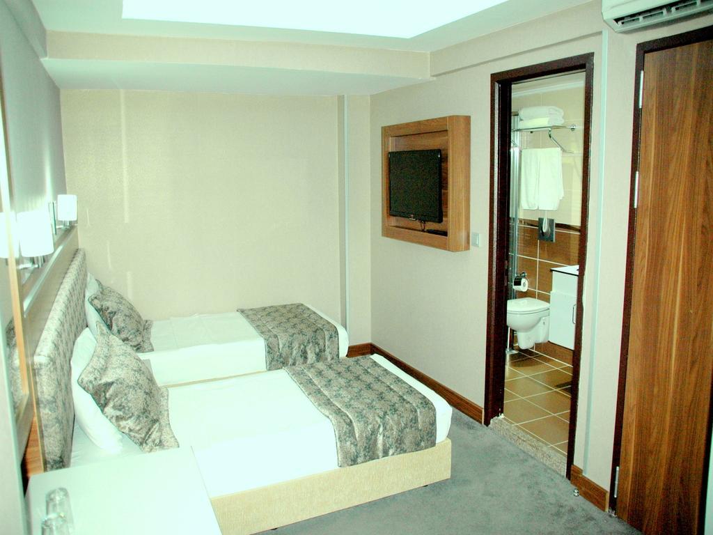 Hotel Buyuk Paris Стамбул Екстер'єр фото